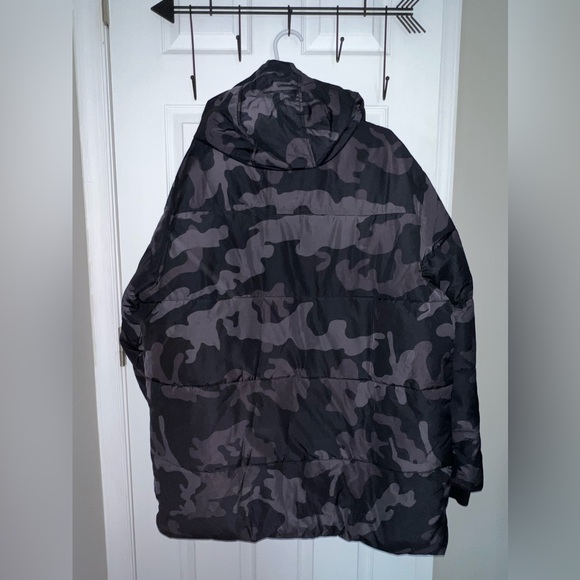 Canada Weather Gear coat. Black camo. Size XL. - Picture 2 of 4